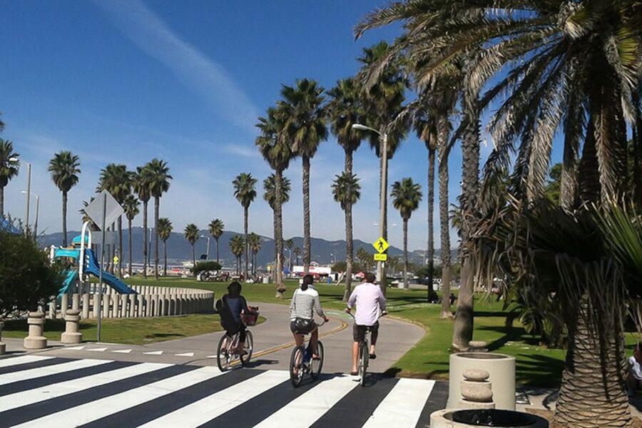 LA: Santa Monica & Venice Beach Bike Adventure - Venice Beach Boardwalk and Muscle Beach