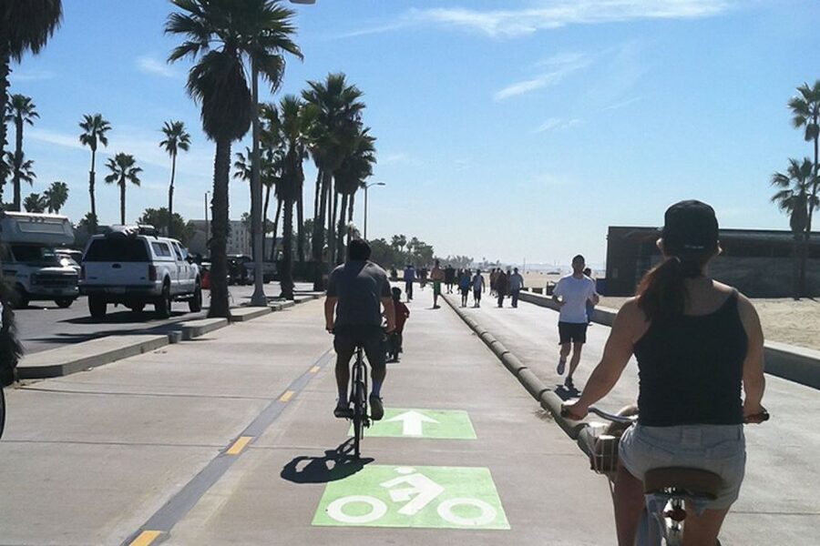 LA: Santa Monica & Venice Beach Bike Adventure - A slower look at the Venice Canals