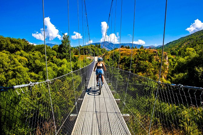 Lake Dunstan Cycleway Bike Rental With Return Luxury Shuttle - Arriving in historic Clyde
