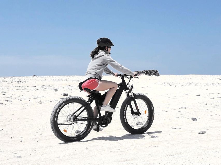 Lanzarote: Advanced 5-Hour Fuerteventura E-Bike Tour - From Playa Blanca to Corralejo by ferry
