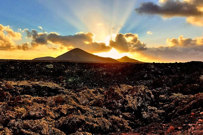 Lanzarote E-Bike Tour: Volcano Craters & Scenic Vineyards - Transportation and meeting arrangements