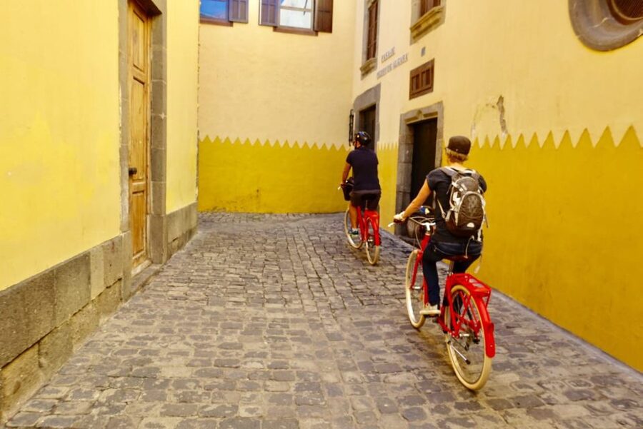 Las Palmas de Gran Canaria: Guided City Tour by Bike - Triana’s streets and unusual buildings