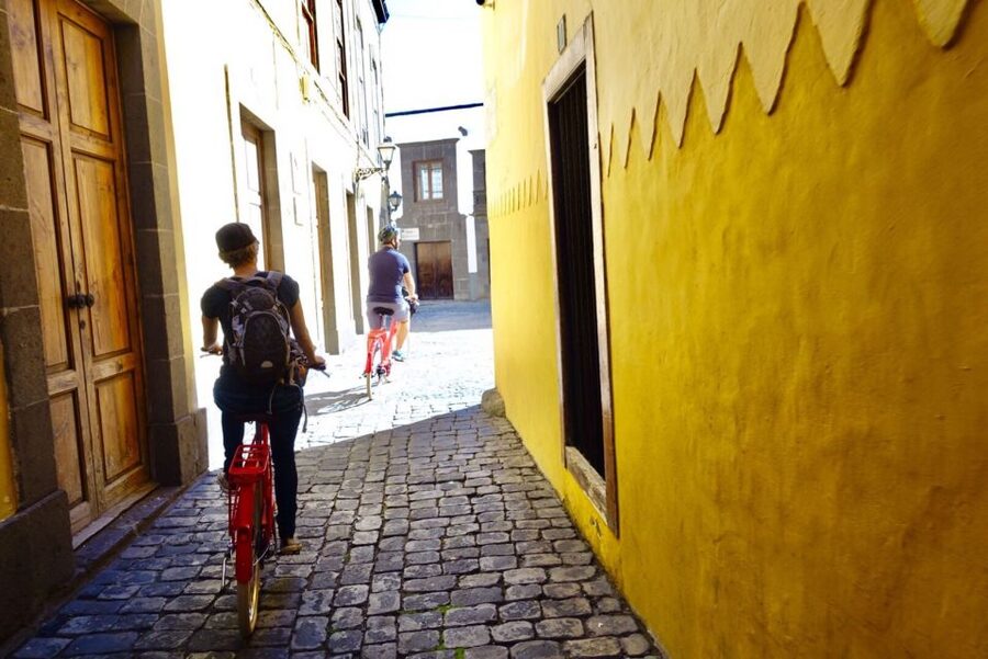 Las Palmas de Gran Canaria: Guided City Tour by Bike - Santa Catalina Park and the city’s northern side