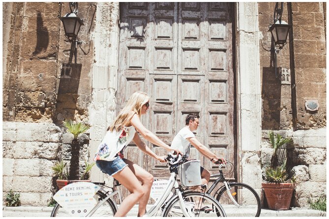 Lecce Bike Rental - Choosing between the Specialized, Lombardo, and Scott bikes