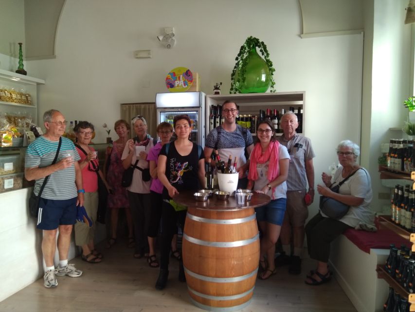 Lecce: Guided Tour & Wine Tasting by Bike - Piazza del Duomo, Lecce’s grand opening scene