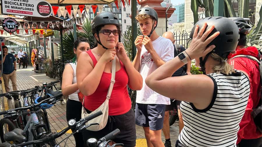 Lima: Sightseeing Bike Tour with Food and Drink Tastings - Why this bike tour works well in Lima