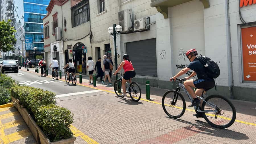 Lima: Sightseeing Bike Tour with Food and Drink Tastings - Starting at Inka Plaza in Miraflores