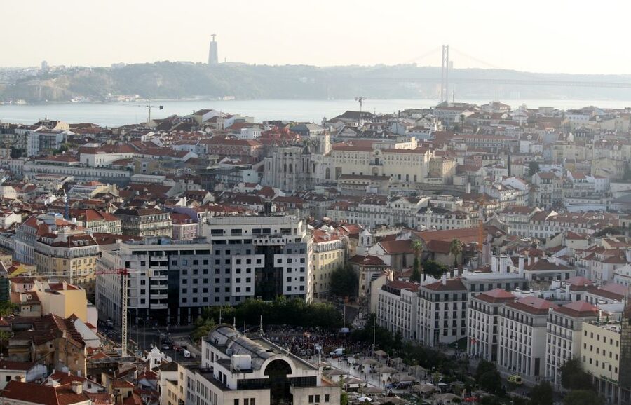 Lisbon: 3-Hour Tour by E-Bike - São Jorge Castle and Portas do Sol