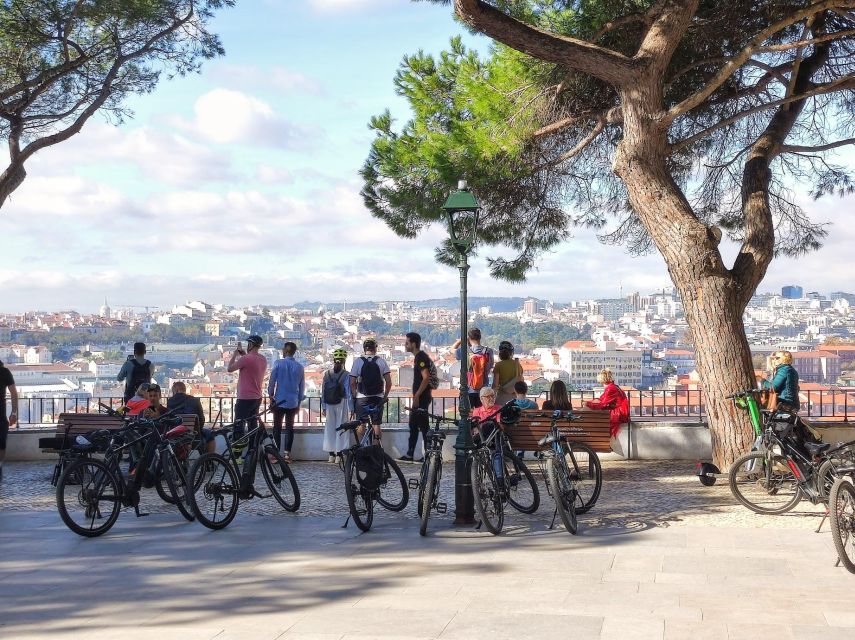 Lisbon: 7 Hills Panoramic Guided Tour by E-Bike - Graça and the character of Lisbon’s hills