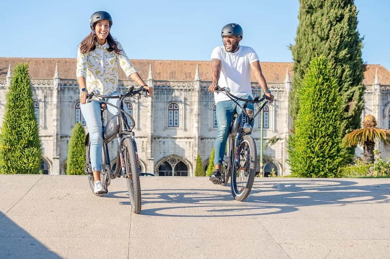 Lisbon Bike Rental Explore At Your Pace - Riding through Mouraria