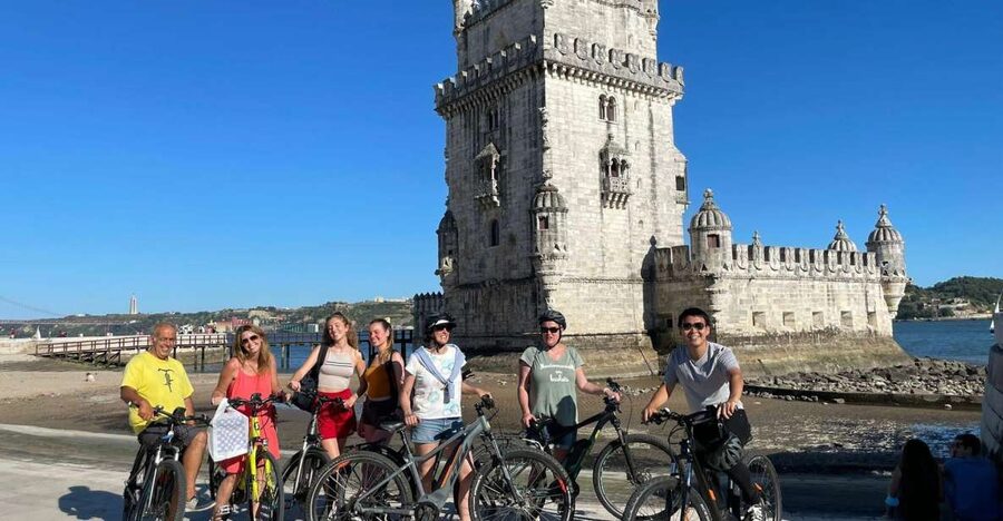 Lisbon: Bike Tour From City Center to Belem - Central Lisbon by bicycle