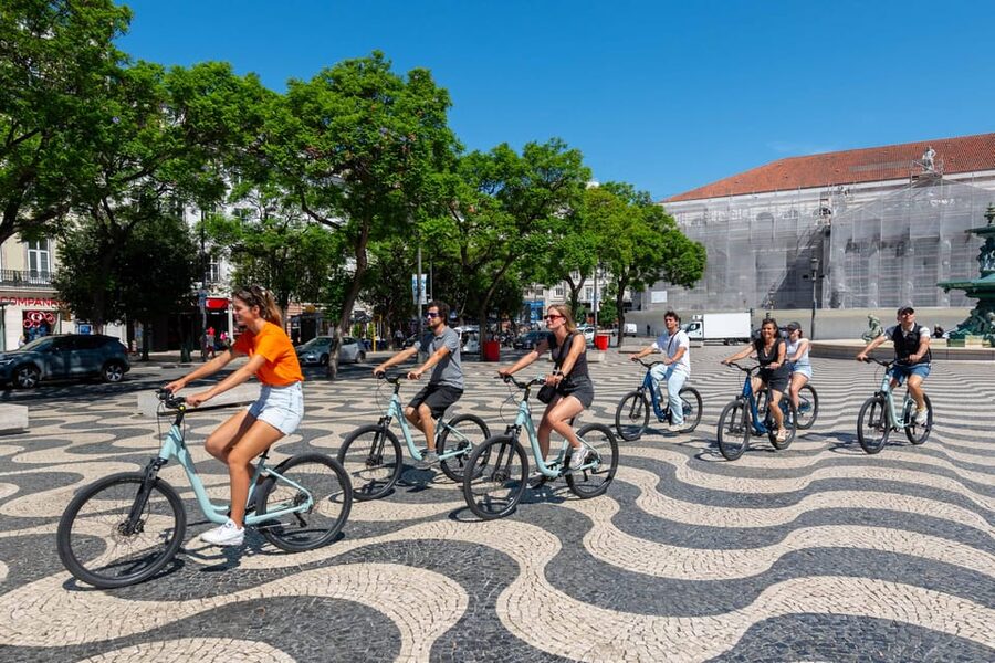Lisbon Bike Tour: Langs de rivier van Belém naar Lissabon - MAAT and the waterfront toward Alcântara