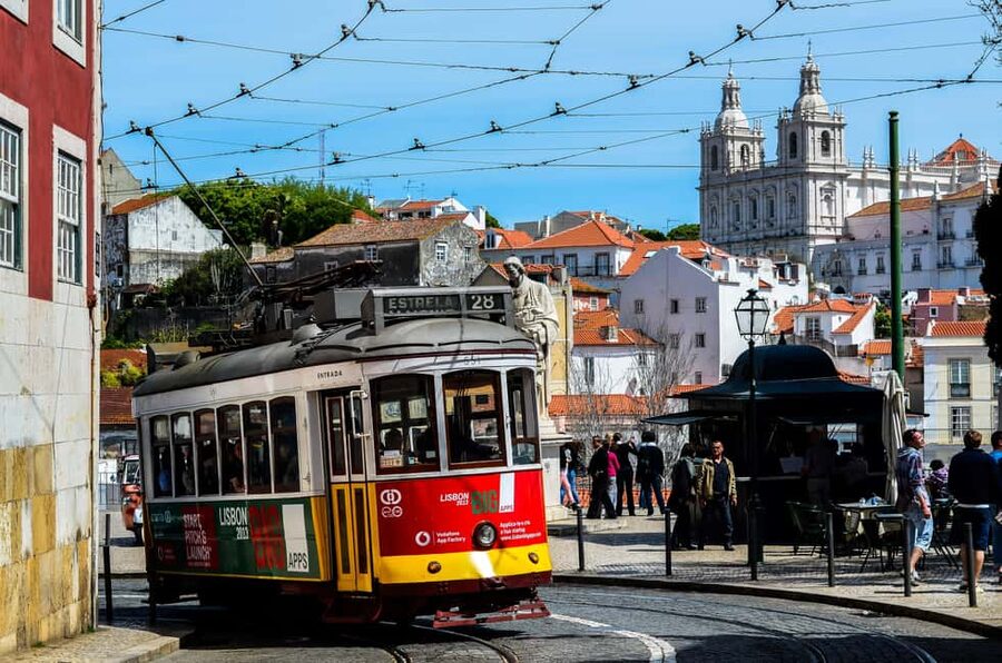 Lisbon: E-Bike Adventure Through the City of Seven Hills - Why an e-bike makes sense in Lisbon