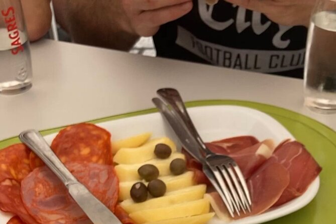 Lisbon E-Bike Guided Food Tour with Five Food Tastings - How much food and time should you expect?