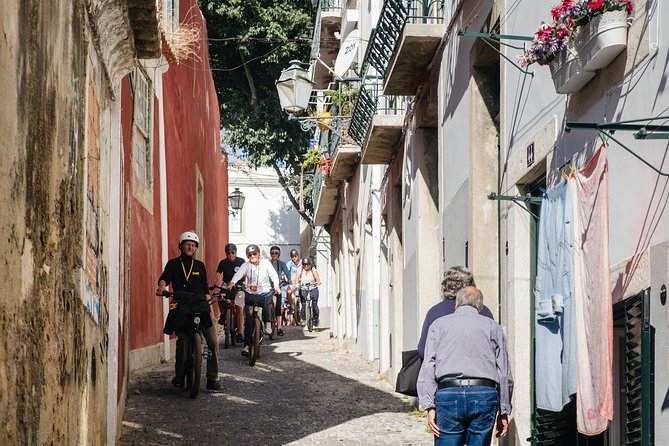 Lisbon E-Bike Tour Commerce Square, Mouraria and Alfama - Senhora do Monte and the final panorama