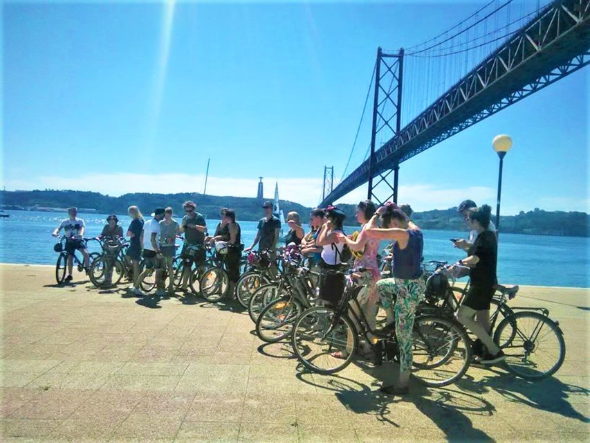 Lisbon: Guided E-Bike Tour to Belém - The Tagus ride and 25 April Bridge