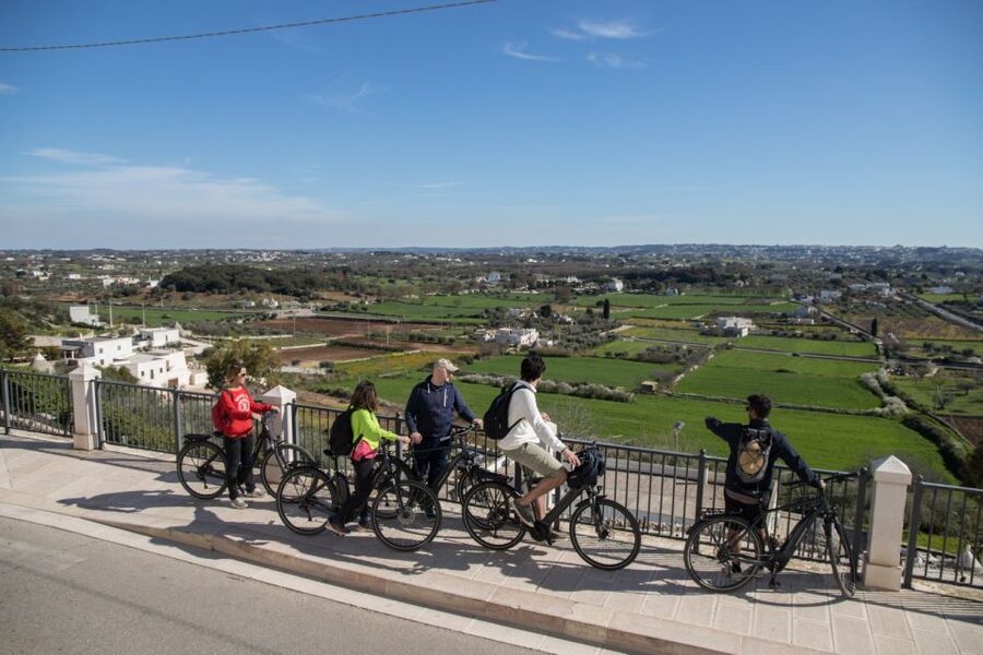 Locorotondo & Martina Franca: Guided e-bike loop tour - Who will enjoy this tour most