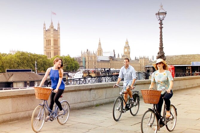London Bike Tour: Landmarks, Secret Gems, Pub Stop & Street Art - A proper pub pause at the Lamb & Flag