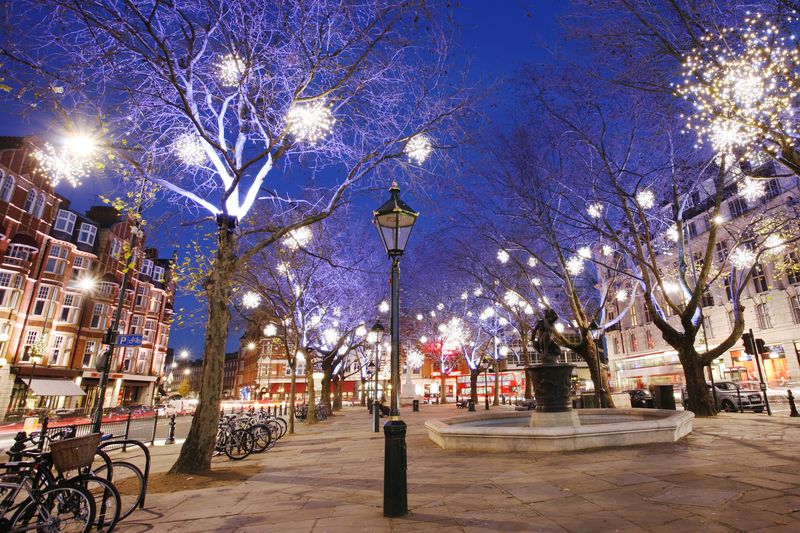 London Christmas Lights Bike Tour - Knightsbridge, Harrods, and Hyde Park Winter Wonderland