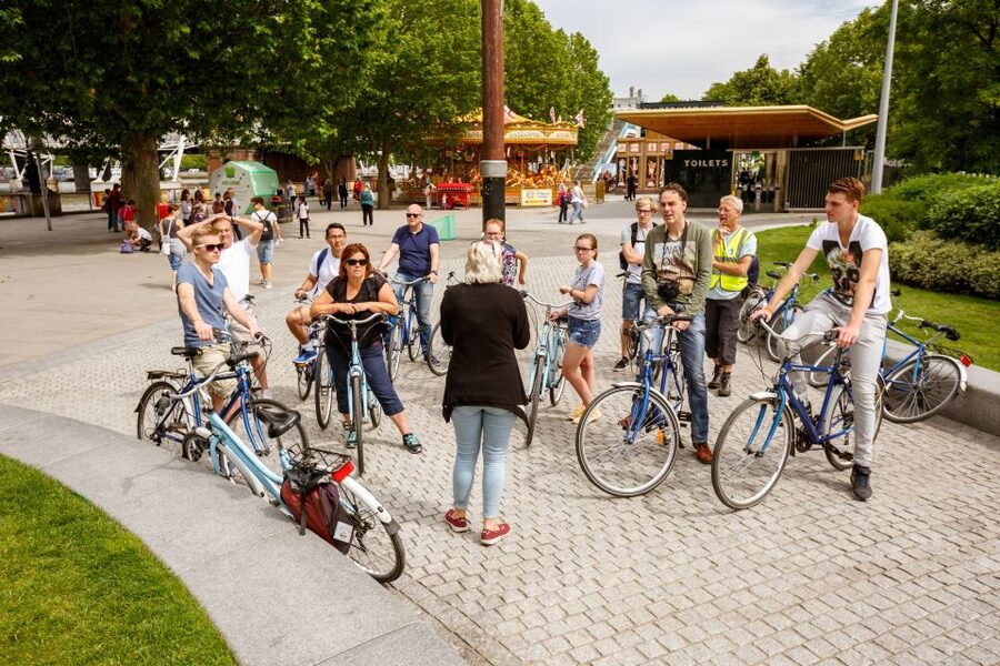 London: Classic Gold 3.5-Hour Bike Tour - Trafalgar Square and a safe walking section