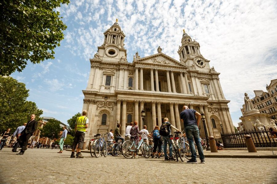 London: Classic Gold 3.5-Hour Bike Tour - St Paul’s Cathedral and the return across Westminster Bridge
