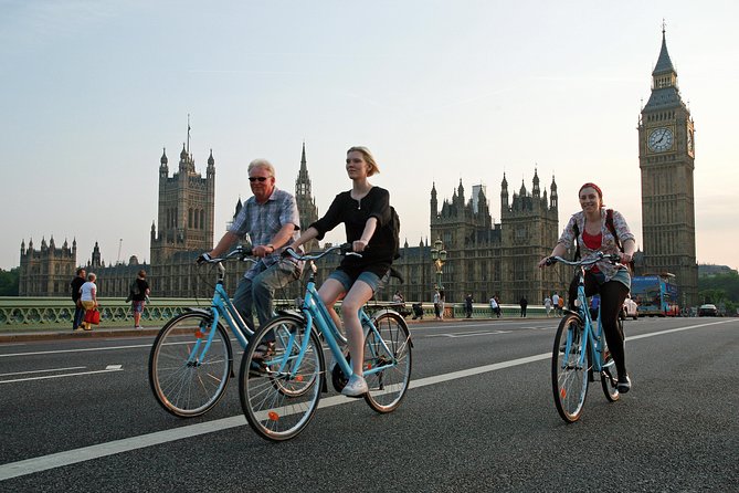 London Classic Landmarks Bike Tour with Local Guide - Why cycling works so well in central London