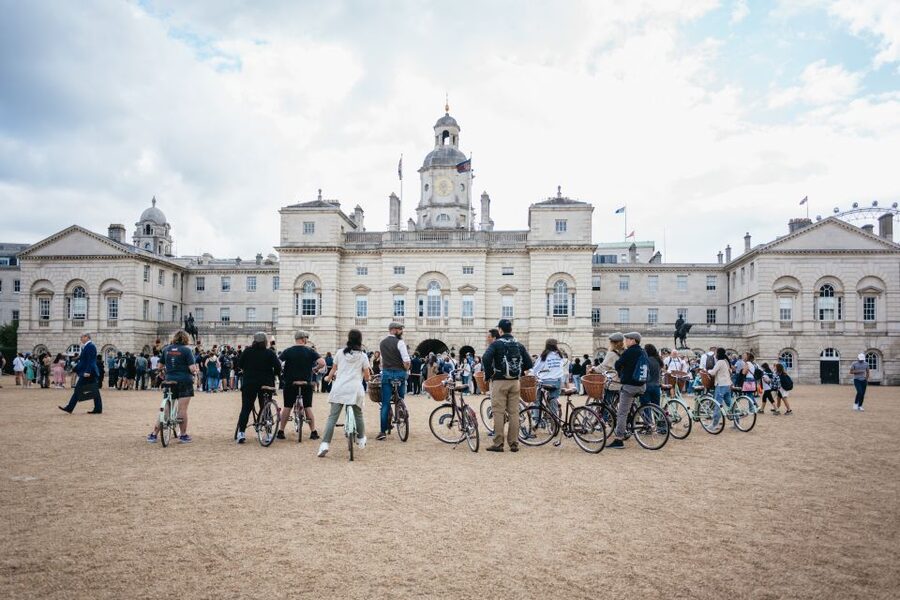London: Landmarks & Secrets Bike Tour with Pub & Street Art - Why this bicycle tour works well in London