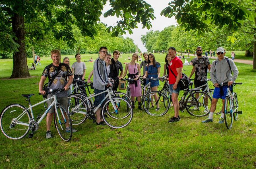 London: Parks and Palaces Guided Morning Bike Tour - Royal Albert Hall, Hyde Park, and Wellington Arch