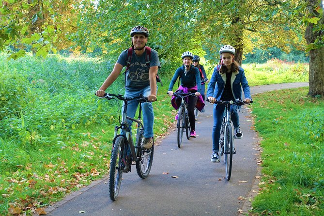 London's Best Kept Secret Bike Tour - Following cottages and the old working river