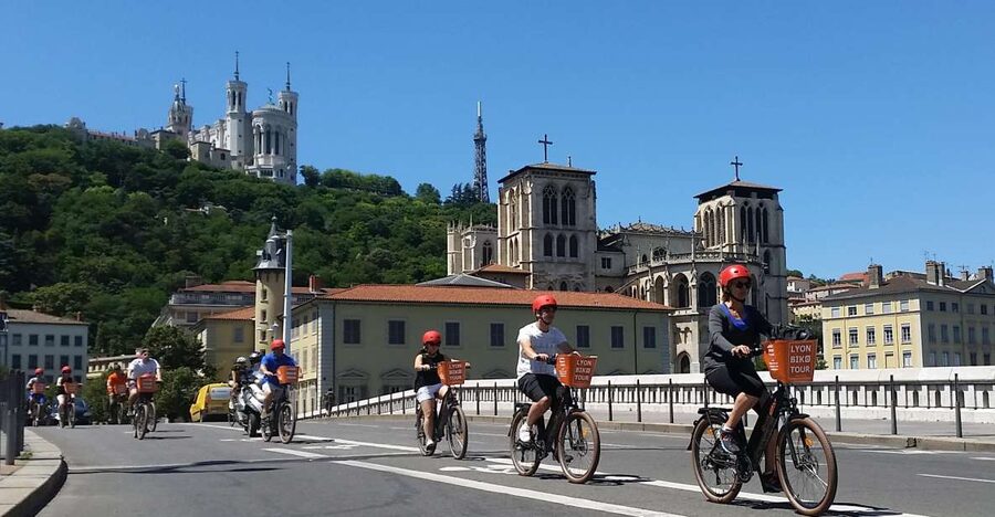 Lyon: 2-Hour Electric Bike Tour with a Local Guide - Vieux Lyon and the first look at the city