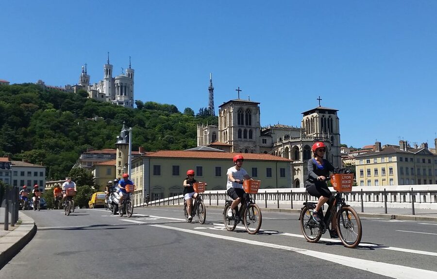 Lyon: 2-Hour Electric Bike Tour with a Local Guide - Getting comfortable on the electric bike