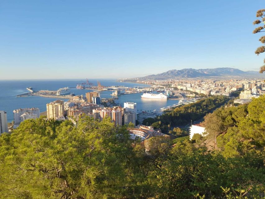 Malaga: Guided E-Bike Tour - A pause at the Mítico Balneario