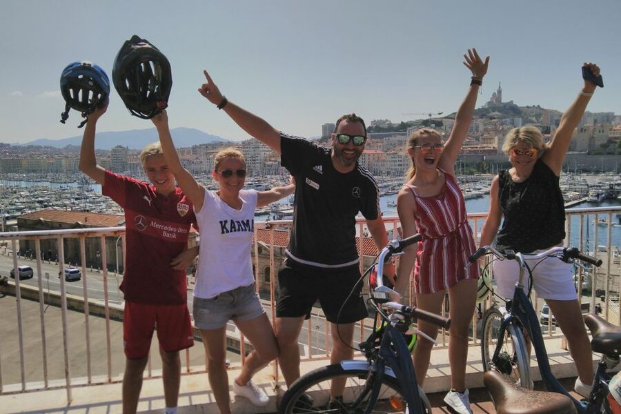 Marseille: Calanques Shore Excursion Electric Bike Day Tour - Leaving the city for the Calanques