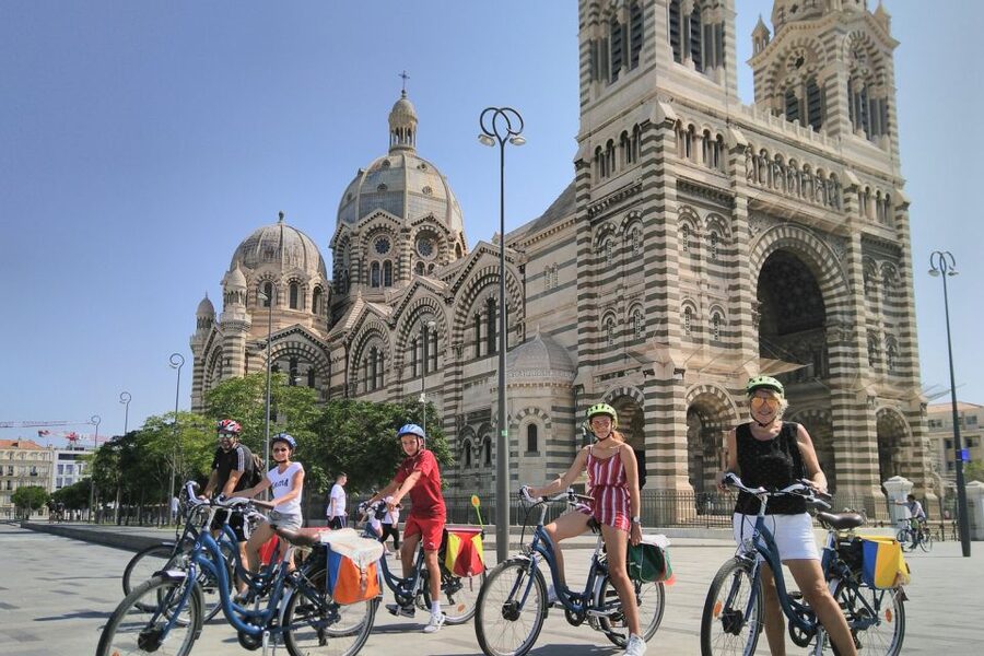 Marseille: City Highlights Guided Half-Day E-Bike Tour - Malmousque, Vallon des Auffes, and the Corniche