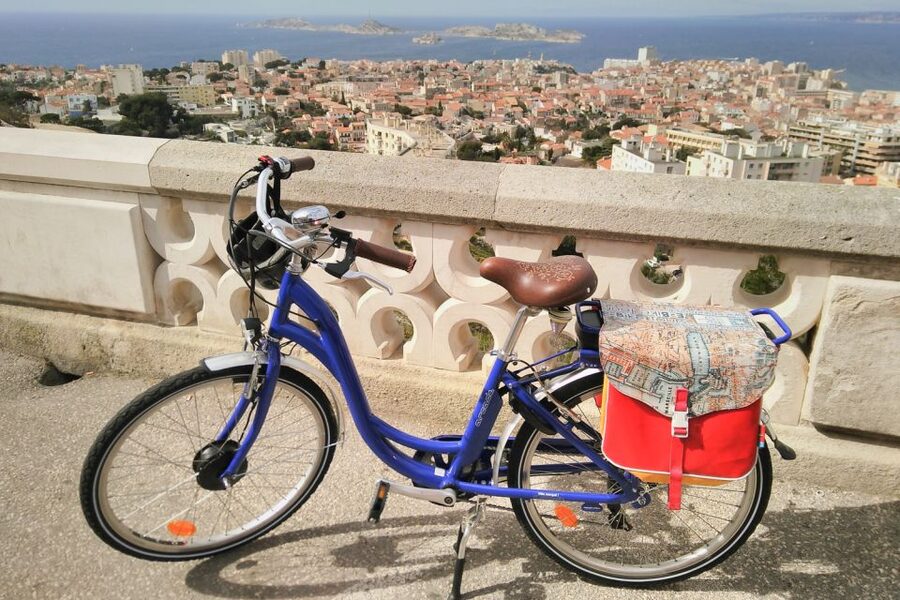 Marseille: Half-Day E-Bike Tour from Cruise Port - Local stops, food, and the bike shop atmosphere