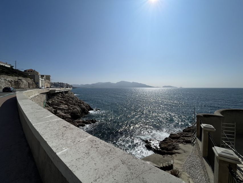 Marseille: Sightseeing E-Bike Tour - La Major Cathedral and the lanes of Le Panier