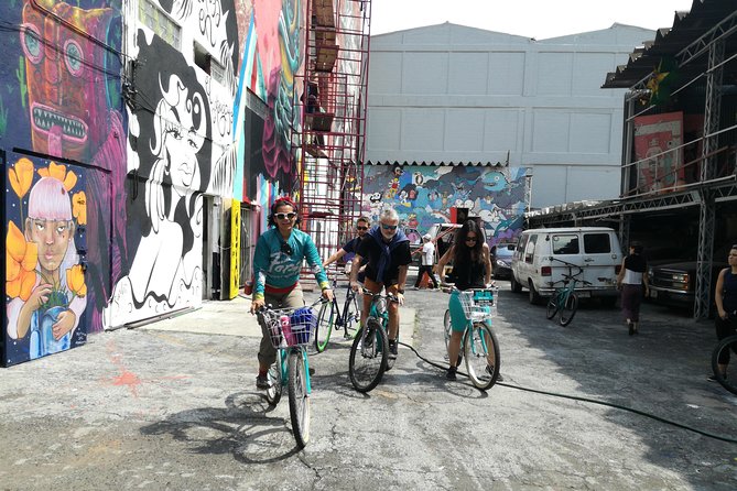 Mexico City: Art Naco, murals & street art bike tour - What the three-hour ride feels like