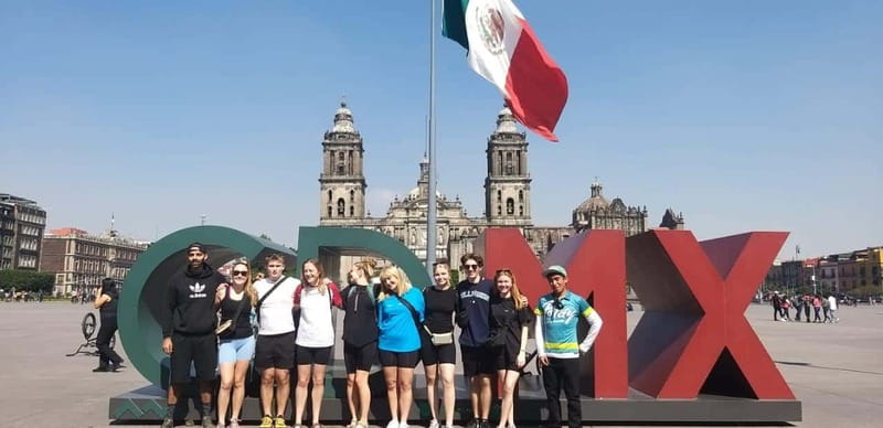 Mexico City: Chapultepec & Reforma Historic Bike Experience - Chapultepec Park and the climb toward the castle