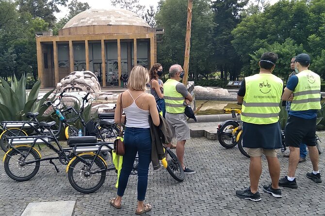 Mexico City E-Bike Tour with a taco and churros stop - Starting in Roma Norte at 9:30 a.m.