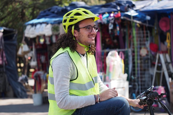 Mexico City Highlights E-Bike Tour With Foodie Stops - The guides make or break the city ride