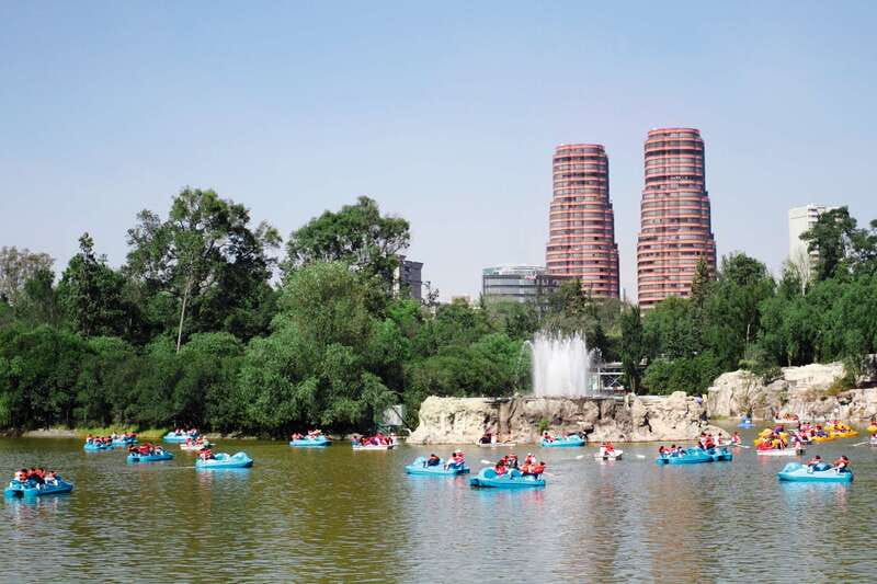 Mexico City: Private Chapultepec Park Bike Tour - Why Chapultepec Park works so well by bike