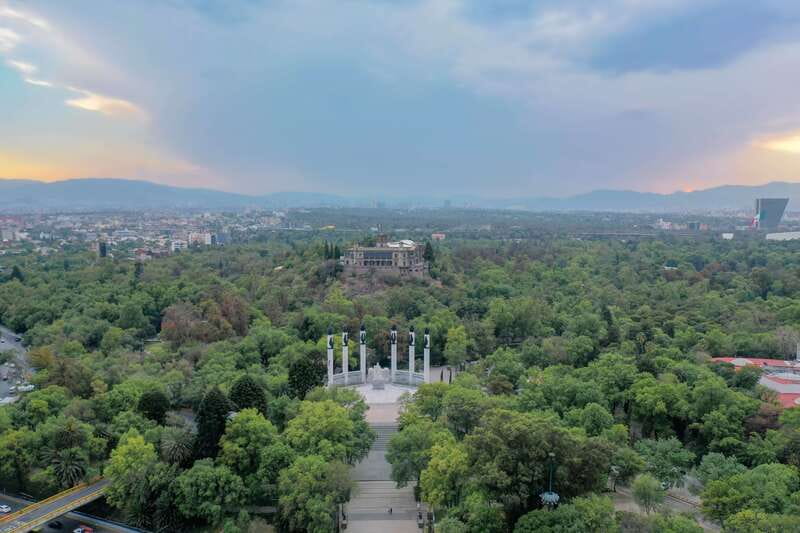 Mexico City: Private Chapultepec Park Bike Tour - Fountains, poets, and Moctezuma’s baths