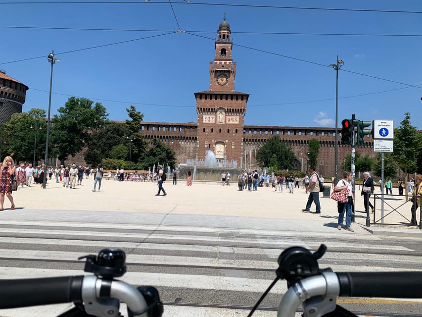 Milan: City Highlights Bike Tour - Arco della Pace and Parco Sempione