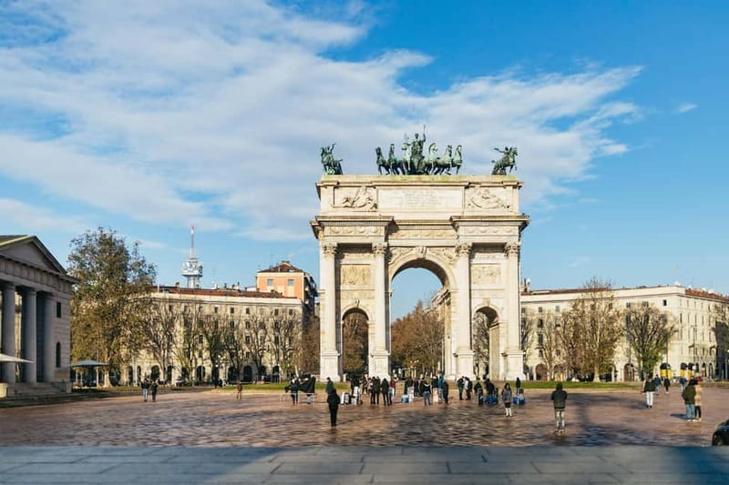 Milan: Hidden Gems Guided Bike Tour - Bosco Verticale and Brera: Milan’s polished face
