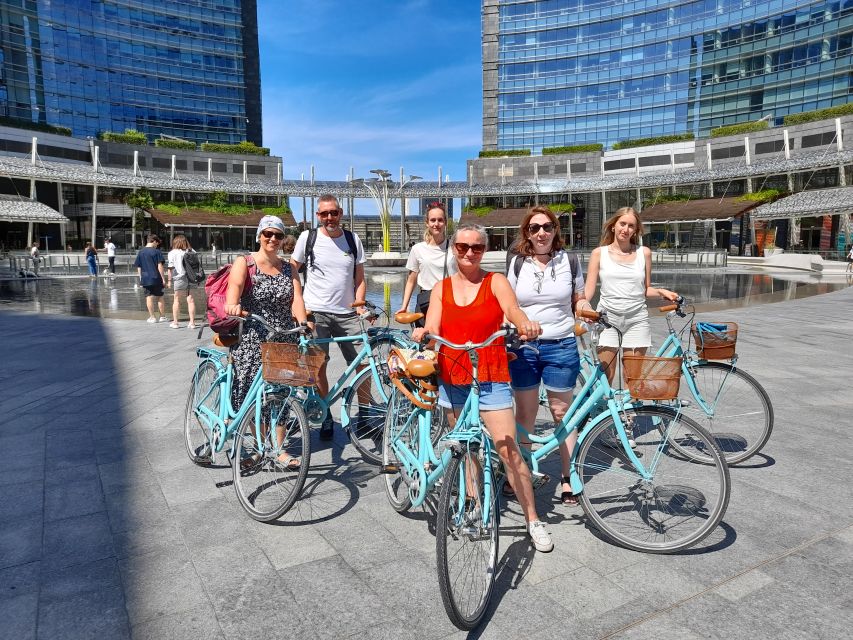 Milan: Highlights and Hidden Gems Guided Bike Tour - Bikes, comfort, and the pace of the ride