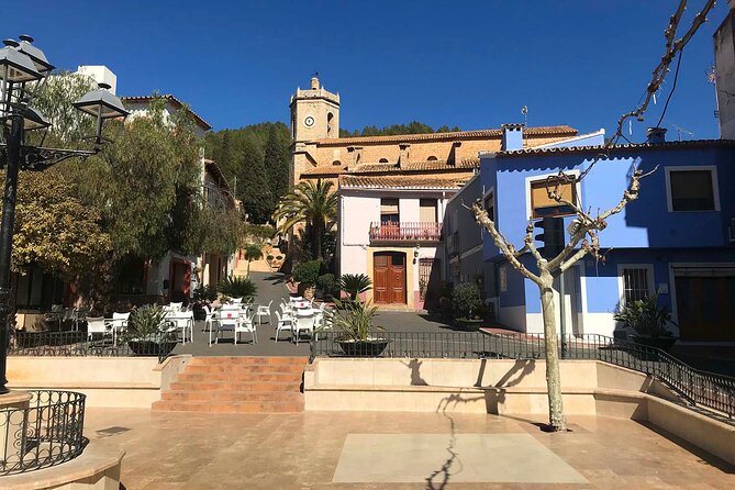 Mountain Bike Tour Font de la Mata - Riding through groves, vineyards, and dry river beds