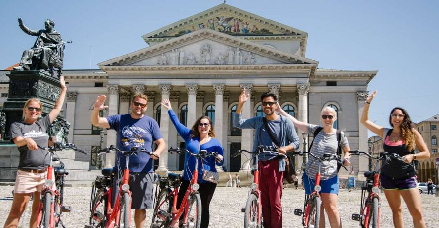 Munich: Bike Tour with Beer Garden Break - Munich’s museums and the route toward Siegestor
