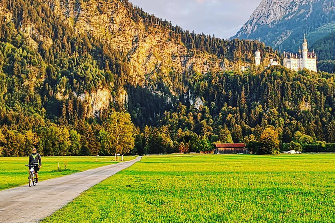 Neuschwanstein Castle by Bus Incl. Bike Ride or Hohenschwangau - How Much Walking and Cycling Should You Expect?