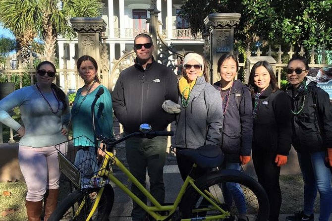 New Orleans French Quarter and Garden District Bike Tour - A short stop at Lafayette Cemetery No. 1