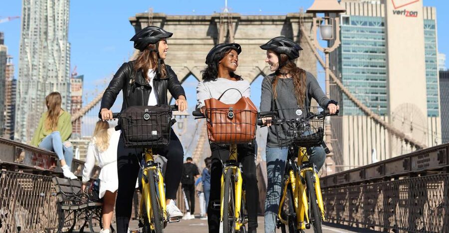 New York City: Lower Manhattan Bike Rentals - A quick Brooklyn Bridge ride